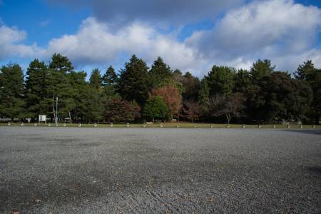 Parc avant l'entrée dans le palais impérial de Kyoto